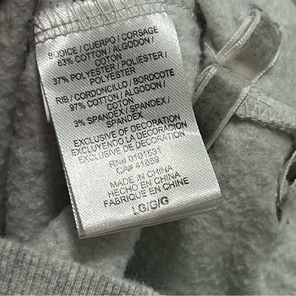 D Signed Descendants Graphic Sweatshirt Large Girls Laced Gray Pullover Cotton - Picture 5 of 8